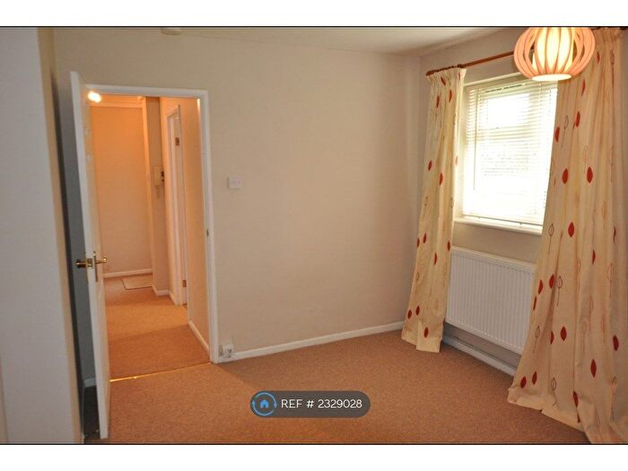 1 Bedroom Flat To Rent In Weifield Road, Exeter, EX2