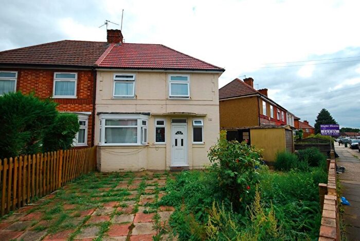 4 Bedroom Semi-Detached House To Rent In Carlyon Road, Wembley, Middlesex, HA0