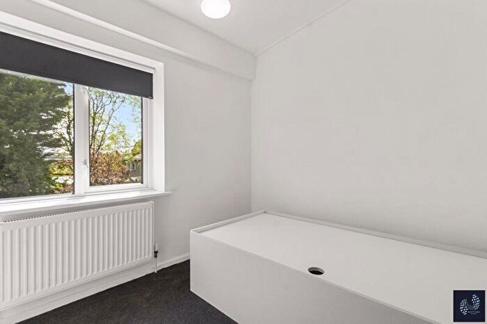 4 Bedroom House To Rent In Northdown Road, Hatfield, AL10