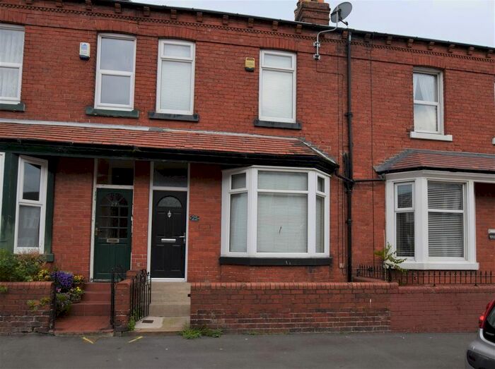 2 Bedroom Terraced House To Rent In Tennyson Avenue, Scarborough, YO12