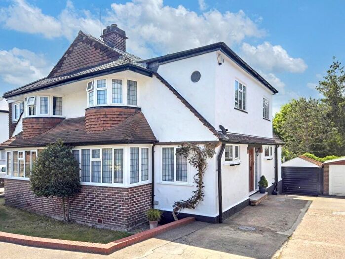 4 Bedroom Semi-Detached House For Sale In Chislehurst Road, Petts Wood, Orpington, BR6