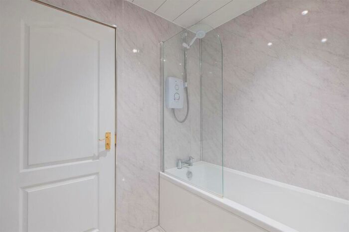 2 Bedroom Apartment To Rent In Scott Street, Motherwell, Motherwell, ML1