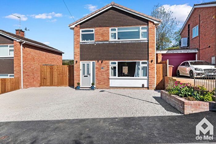 3 Bedroom Detached House For Sale In Wessex Drive, Cheltenham, GL52