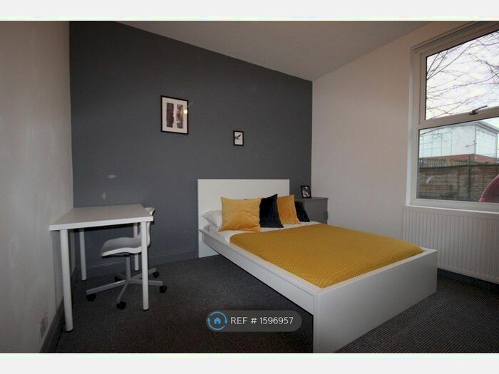 5 Bedroom Terraced House To Rent In Alpha Street, Salford, M6