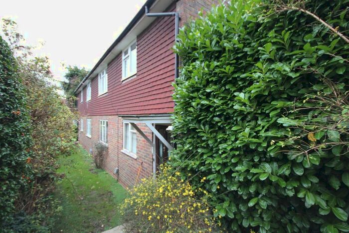 2 Bedroom Flat To Rent In Hunter Road, Guildford, GU1