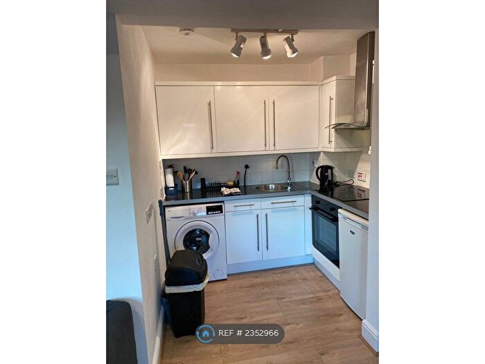 1 Bedroom Flat To Rent In Cheriton Road, Folkestone, CT20