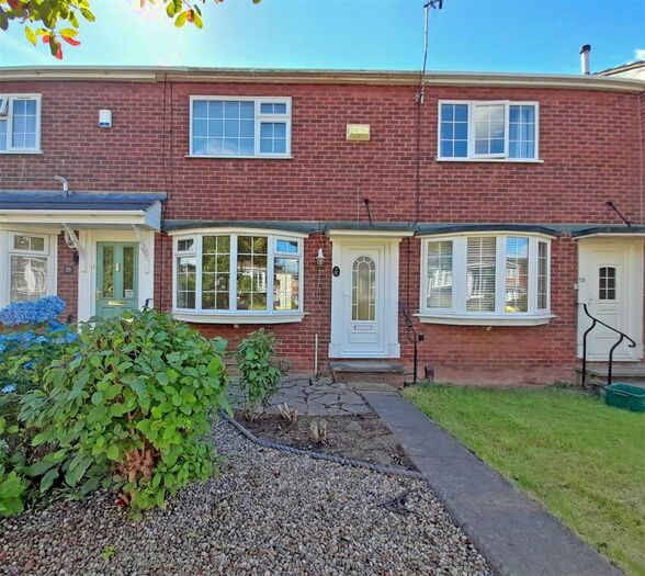 2 Bedroom Town House To Rent In Holkham Close, Arnold, Nottingham, NG5