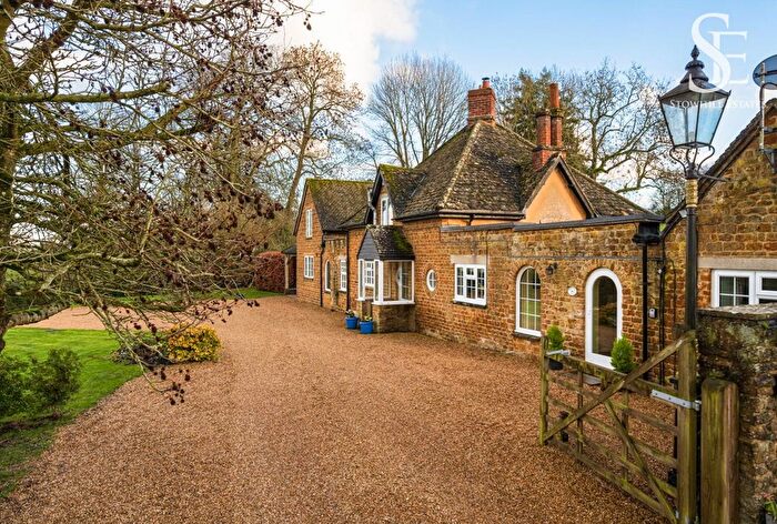 5 Bedroom Detached House For Sale In Over Worton, Chipping Norton, OX7