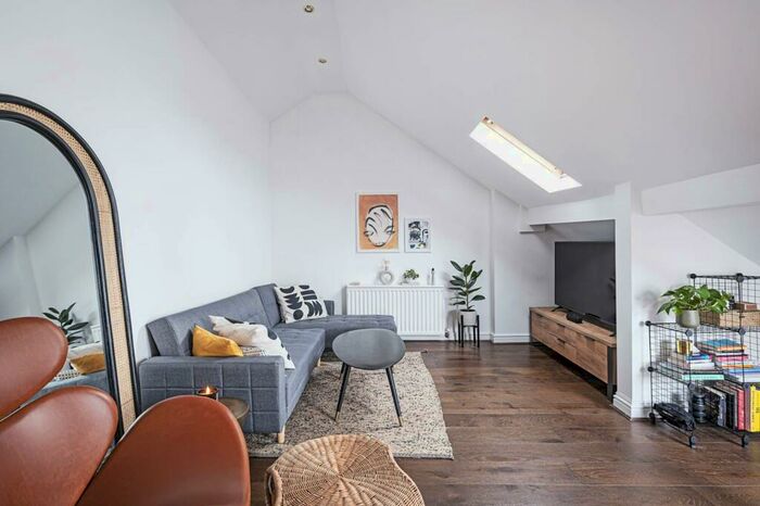 1 Bedroom Flat To Rent In Hackney Road, Bethnal Green, London, E2