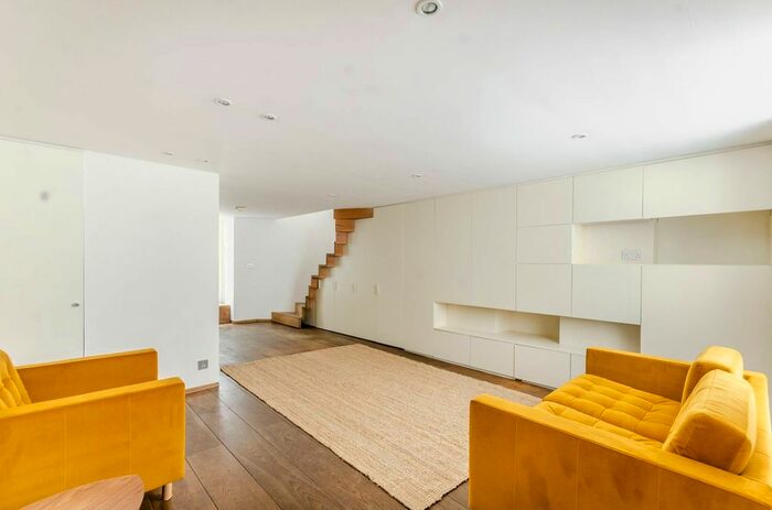 1 Bedroom Flat To Rent In Goodge Place, Fitzrovia, London, W1T