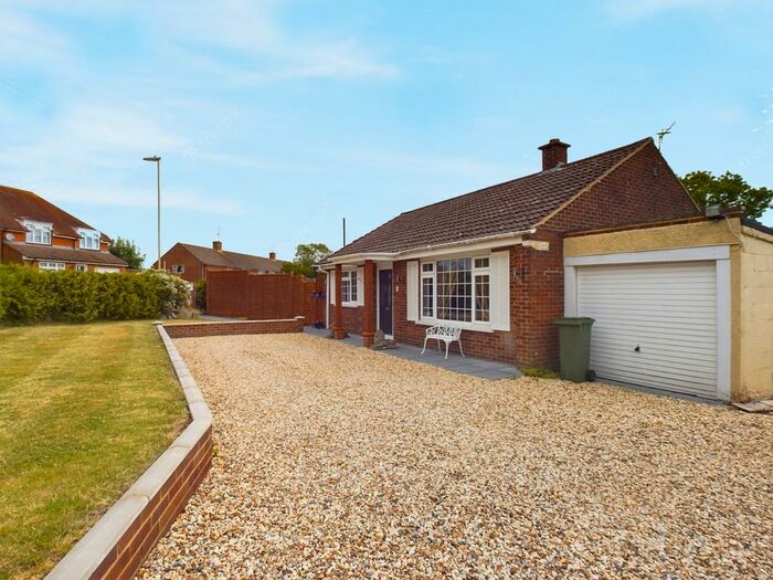 2 Bedroom Bungalow To Rent In Pleasant Hill, Tadley, RG26