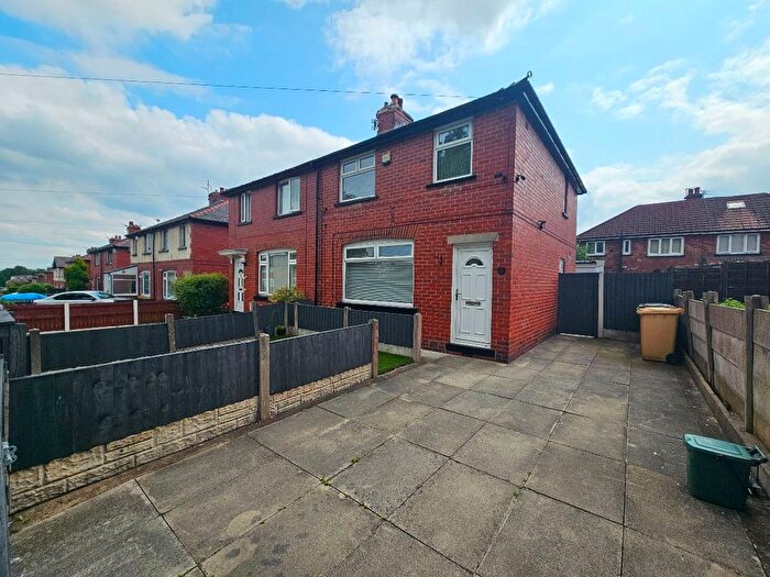 3 Bedroom Semi-Detached House To Rent In Clifton Street, Kearsley, Bolton, BL4