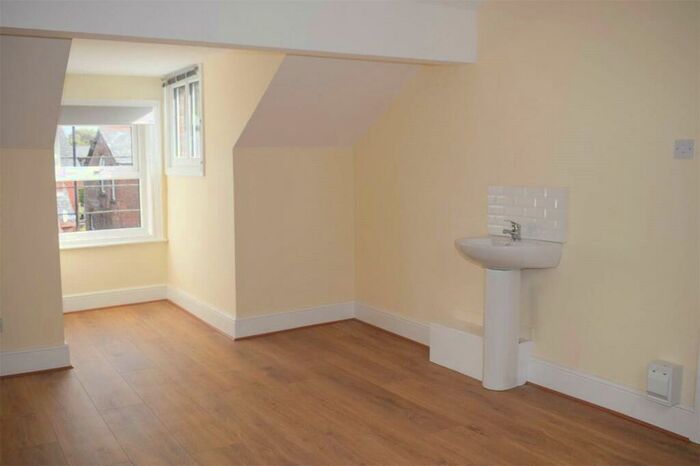 6 Bedroom Terraced House To Rent In Granville Road, Fallowfield, M14