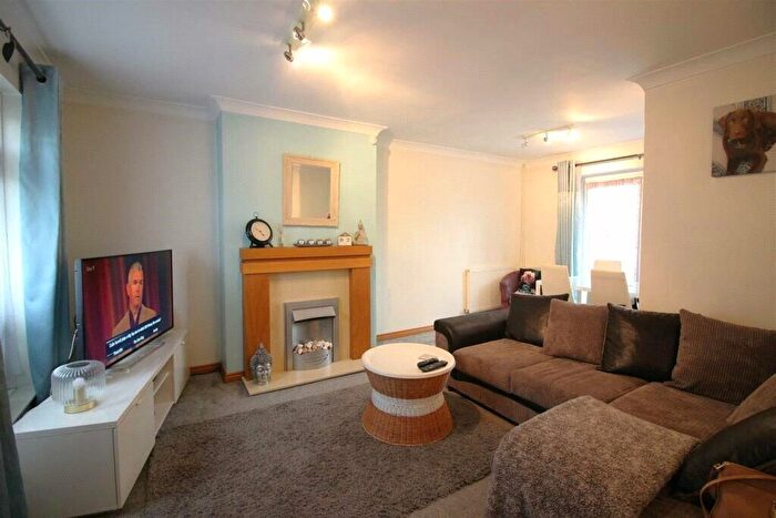 2 Bedroom House To Rent In Hollyfield, Harlow, Essex, CM19