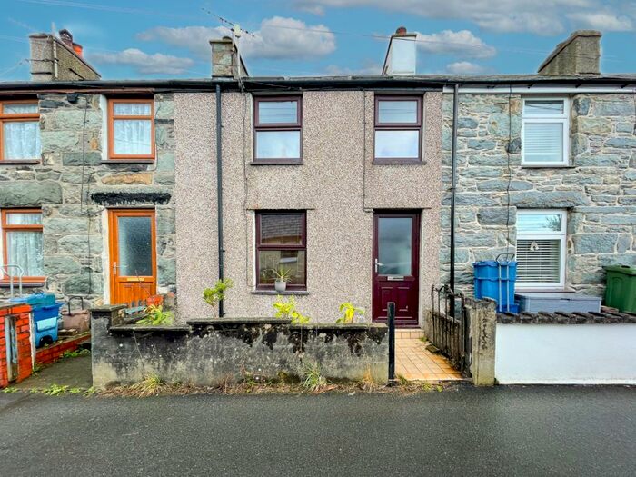 2 Bedroom Terraced House For Sale In High Street, Rhiwlas, Bangor, Gwynedd, LL57