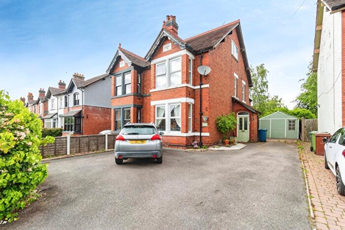 4 Bedroom Semi-Detached House For Sale In Doxey, Stafford, ST16