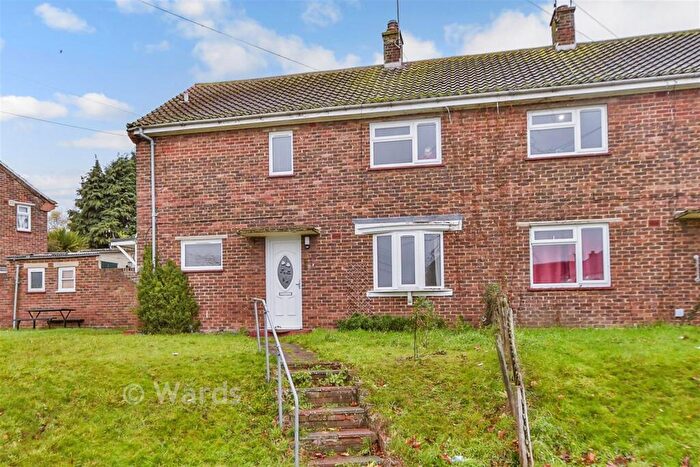 2 Bedroom Ground Maisonette For Sale In Commonwealth Close, Sittingbourne, Kent, ME10