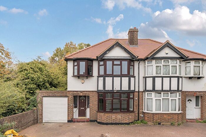 3 Bedroom Semi-Detached House For Sale In Rochester Way, London, SE3