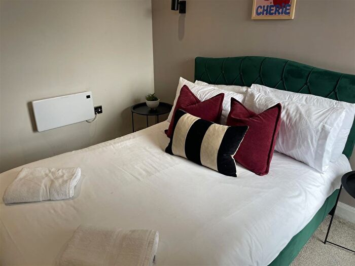 1 Bedroom Flat To Rent In North Street, Leeds, LS2