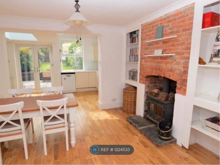 3 Bedroom Terraced House To Rent In Chiddingfold, Chiddingfold GU8