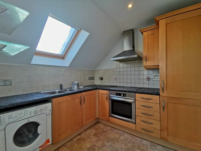 2 Bedroom Flat To Rent In Rosslyn Crescent, Harrow-On-The-Hill, Harrow, HA1