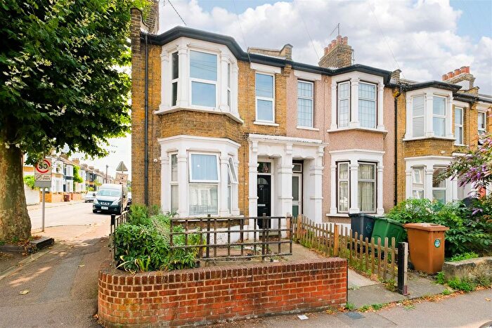 1 Bedroom Flat For Sale In Capworth Street, Leyton, E10