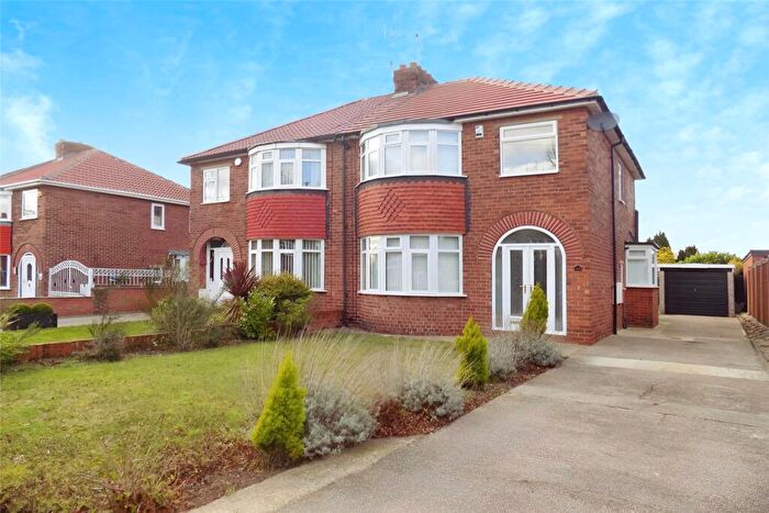 3 Bedroom Semi-Detached House To Rent In Middlefield Road, Doncaster, South Yorkshire, DN4