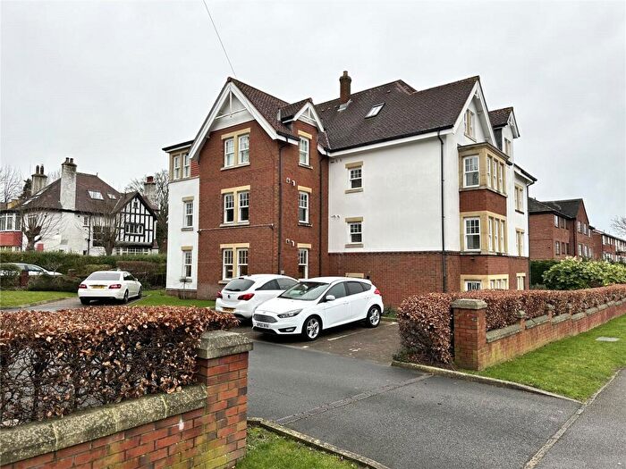 2 Bedroom Apartment To Rent In Flat, Castleton Court, Arncliffe Road, Leeds, LS16