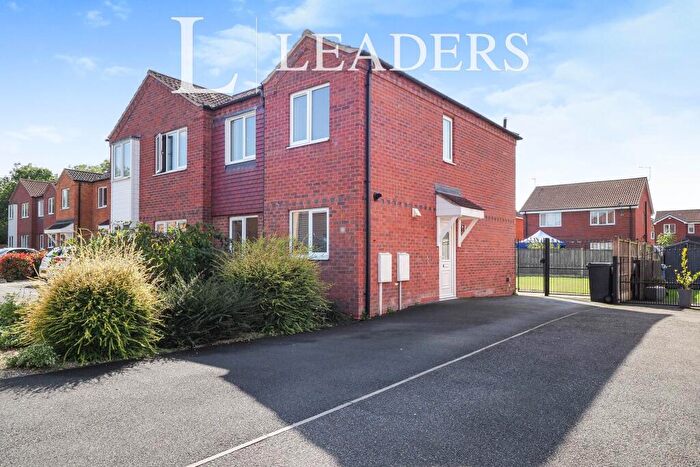 3 Bedroom Semi-Detached House To Rent In Maldon Close, NG10