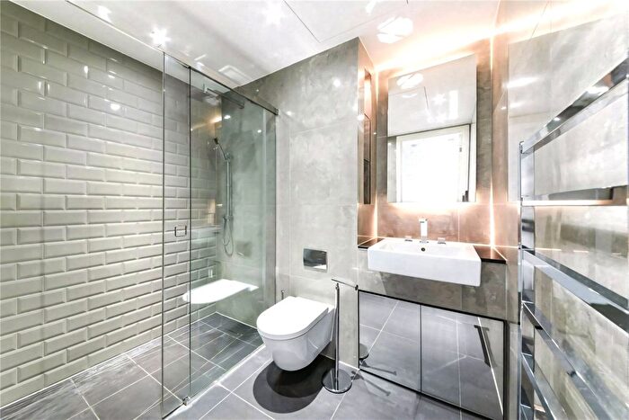 2 Bedroom Flat To Rent In Catalina House, Goodman's Fields, Aldgate, London, E1