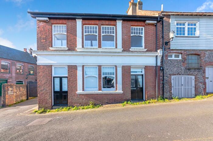 2 Bedroom Flat For Sale In Market Lane, The Crown, BN7