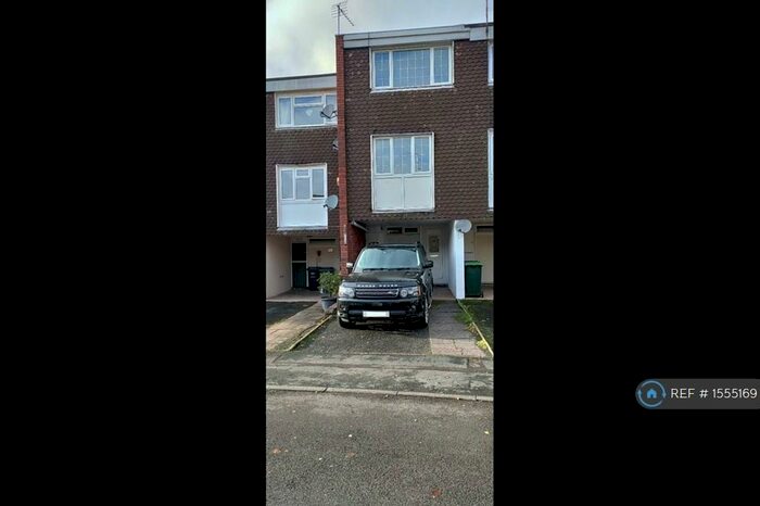 3 Bedroom Terraced House To Rent In Yardley Close, Oldbury, B68