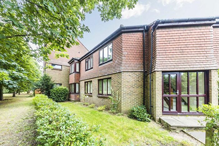 2 Bedroom Flat To Rent In Stanford Close, Hampton, TW12