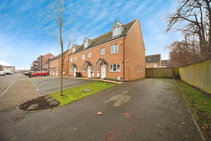 4 Bedroom End Terrace House For Sale In Fauna Field, Dunstable, LU5