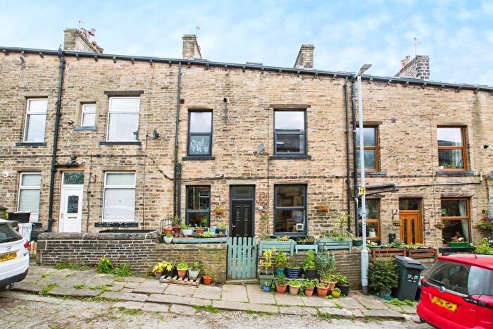 3 Bedroom Terraced House For Sale In Queen Street, Mytholmroyd, Hebden Bridge, HX7