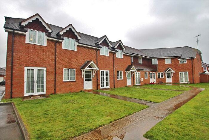 2 Bedroom Flat To Rent In Knaphill, GU21