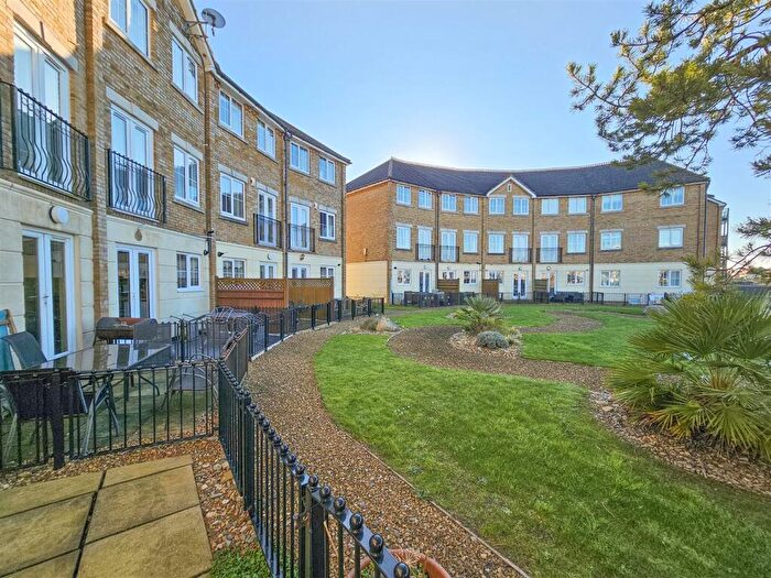 1 Bedroom Flat For Sale In Long Beach View, Eastbourne, BN23