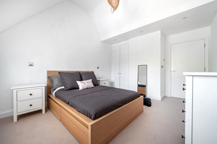 2 Bedroom Apartment To Rent In Yarnells Hill, Oxfordshire, OX2