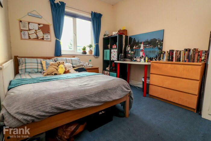 2 Bedroom Apartment To Rent In Kenilworth Road, Southampton, SO15