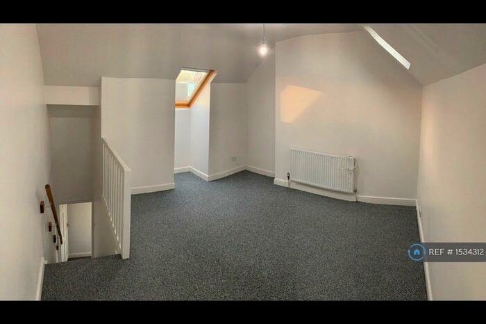 3 Bedroom Terraced House To Rent In Myrtle Street, Barnsley, S75