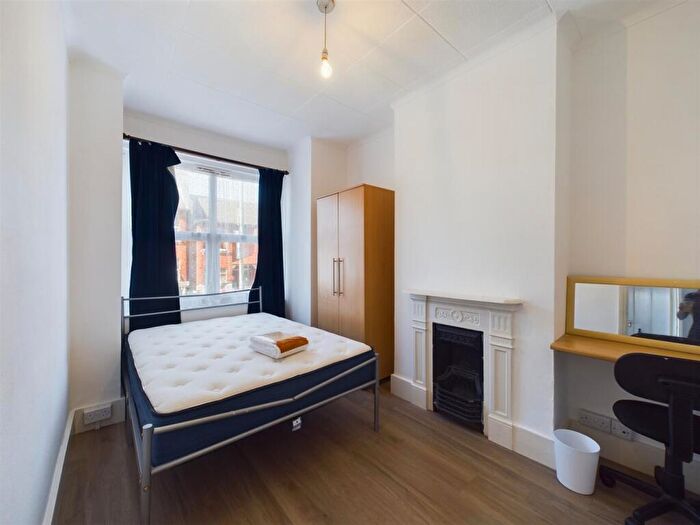 3 Bedroom Flat To Rent In Totland Road, Brighton, East Sussex, BN2