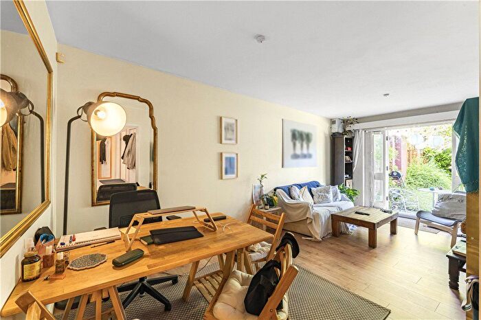 2 Bedroom Flat To Rent In Grange Road, London, SE1