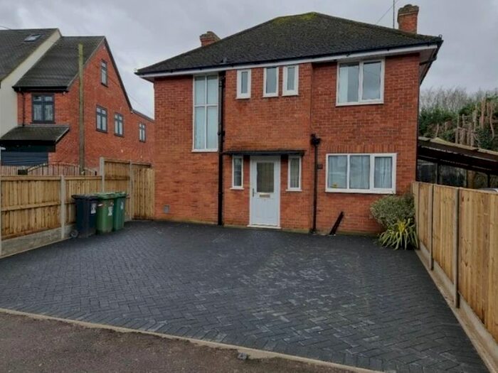 3 Bedroom Detached House To Rent In Coningesby Drive, Watford, WD17