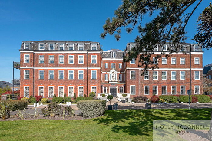 2 Bedroom Duplex For Sale In Hampton Grange, Bromley, BR1