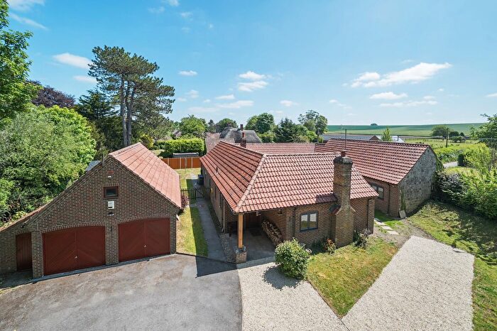 6 Bedroom Detached House For Sale In Beckhampton, Marlborough, SN8