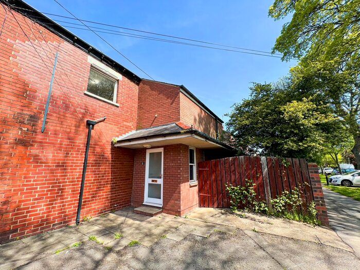 1 Bedroom Flat To Rent In Chanterlands Avenue, Hull, HU5