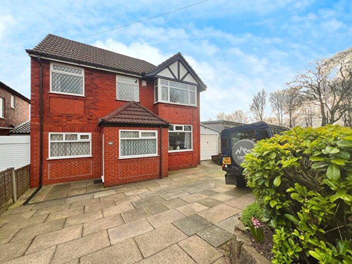 3 Bedroom Detached House For Sale In Highfield Road, Bolton, BL4