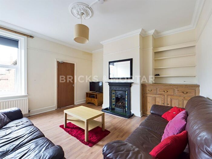 4 Bedroom Maisonette To Rent In Coniston Avenue, Jesmond, Newcastle Upon Tyne, NE2