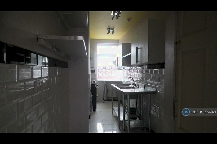 2 Bedroom Maisonette To Rent In Entrance At East Gate, Rochdale, OL16