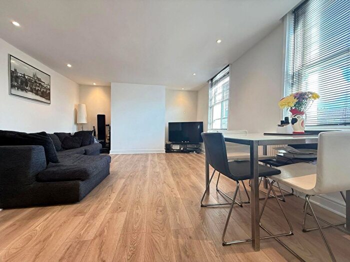 1 Bedroom Flat For Sale In Darby Drive, Waltham Abbey, EN9